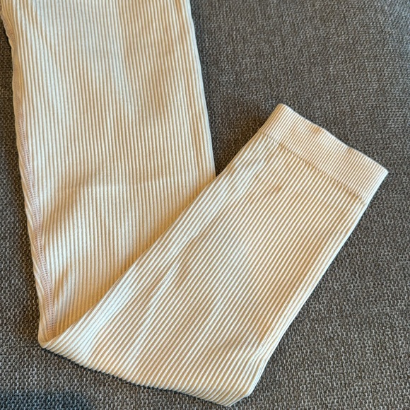 Buttery Soft Loungewear - Large - Sports Bra and Leggings - Picture 5 of 6